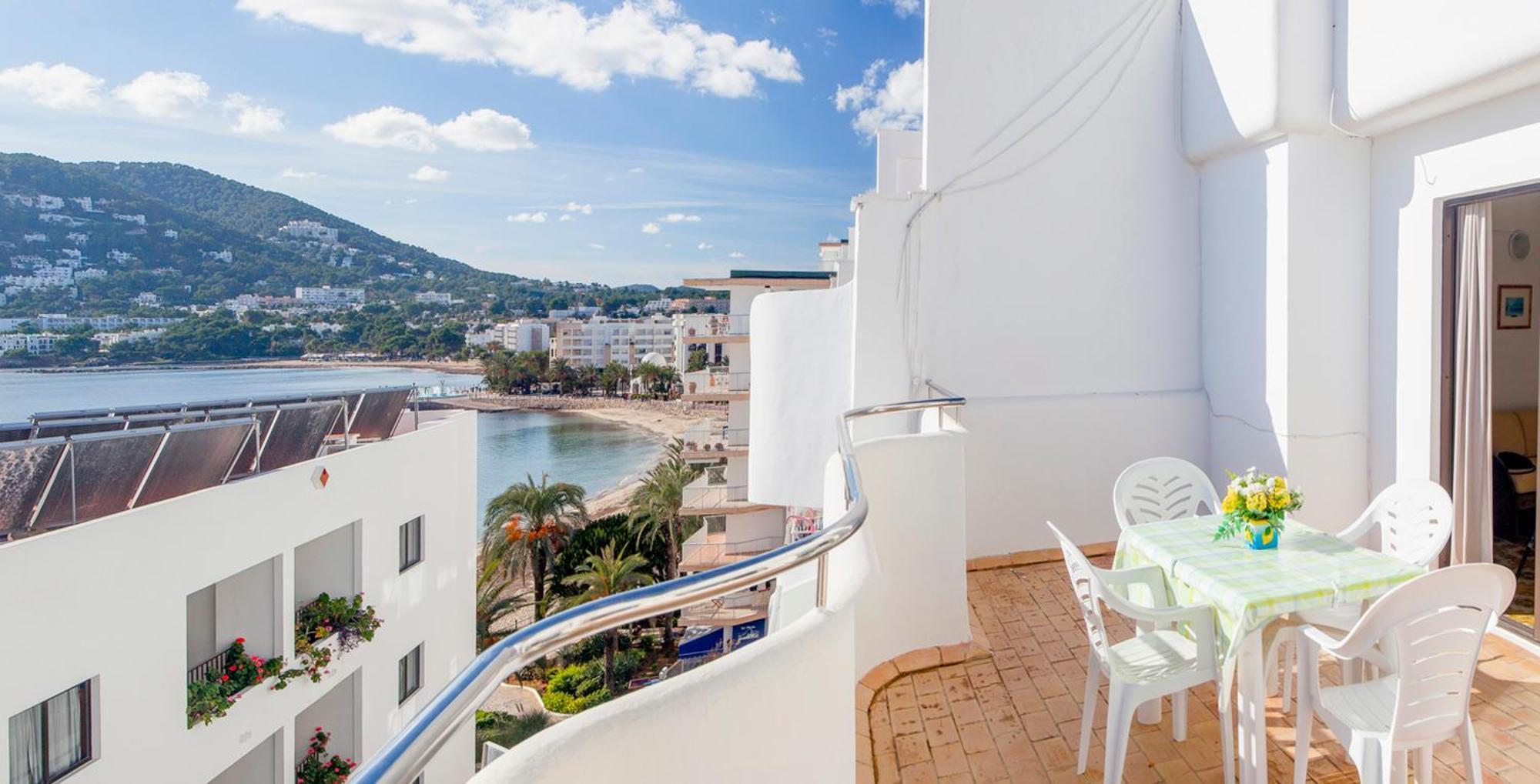Apartamentos Bon Lloc Santa Eularia des Riu Pokoj fotografie