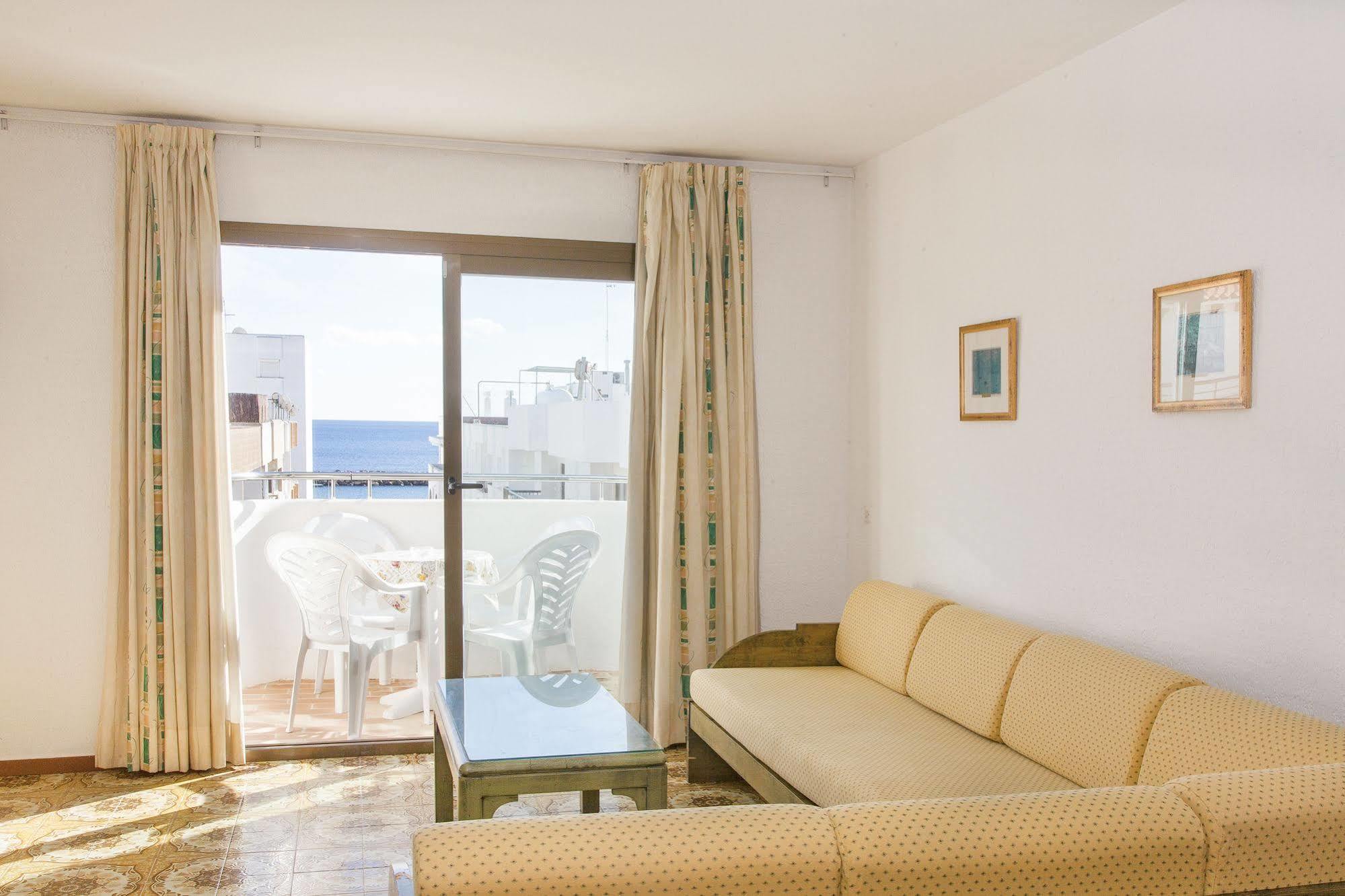 Apartamentos Bon Lloc Santa Eularia des Riu Exteriér fotografie