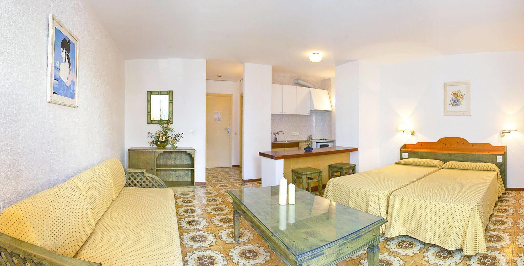 Apartamentos Bon Lloc Santa Eularia des Riu Exteriér fotografie