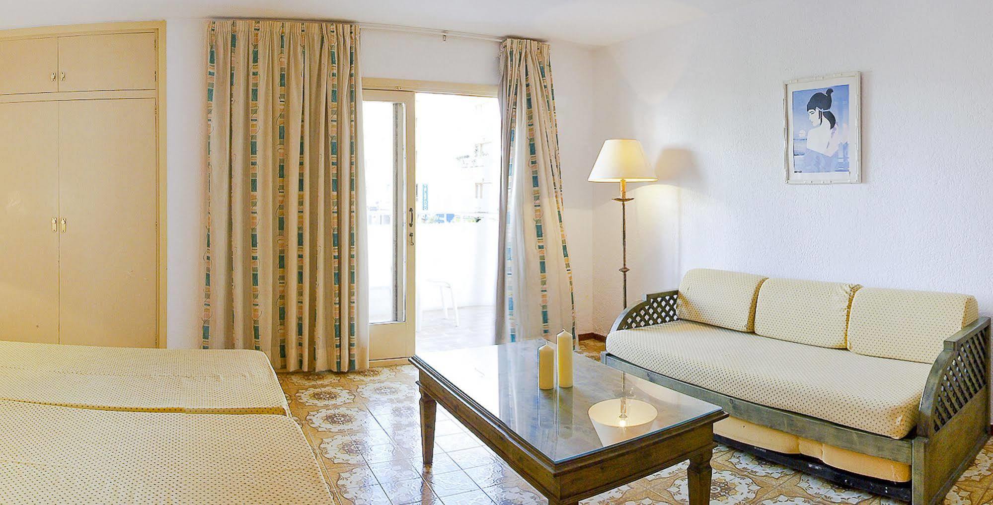 Apartamentos Bon Lloc Santa Eularia des Riu Exteriér fotografie