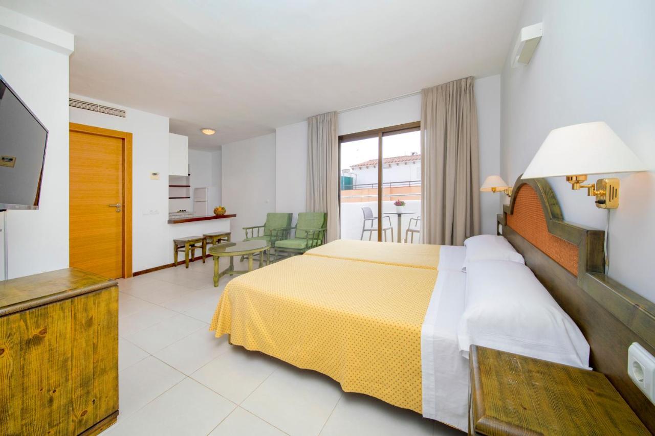 Apartamentos Bon Lloc Santa Eularia des Riu Exteriér fotografie